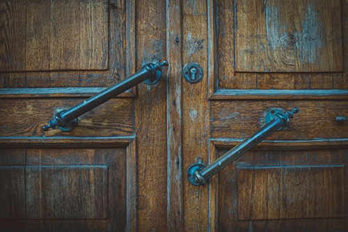 What’s the history of door handles?